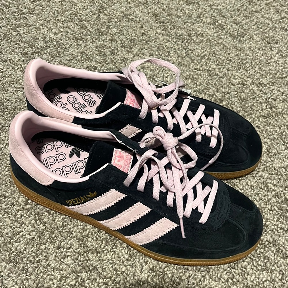 Brand new navy blue and pink Acadia Spezial